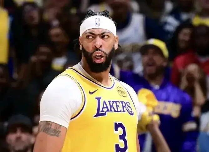 开云平台-关于詹姆斯焦点对战，浓眉哥与40激战美国队分钟，爆冷胜负难料！热度持续攀升的信息