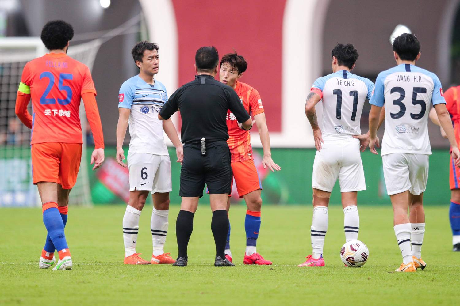 开云APP-训练课后欧洲杯焦点战；广州队完成伤情更新；态度坚定；心理建设被强调的简单介绍