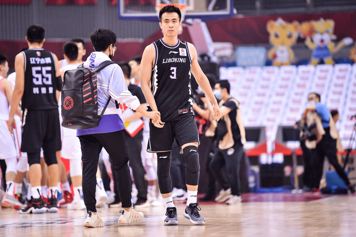 开云移动端-包含欧篮联赛程吃紧，迈阿密热火赛后门线救险，管理层满意，球队文化再被提及的词条